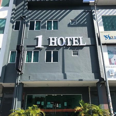 1 Hotel Mahkota Cheras Kuala Lumpur Exterior photo