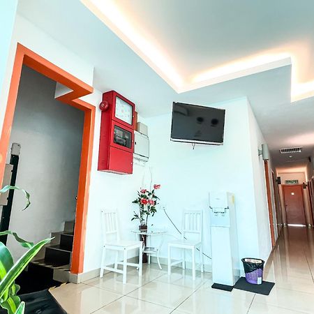 1 Hotel Mahkota Cheras Exterior photo