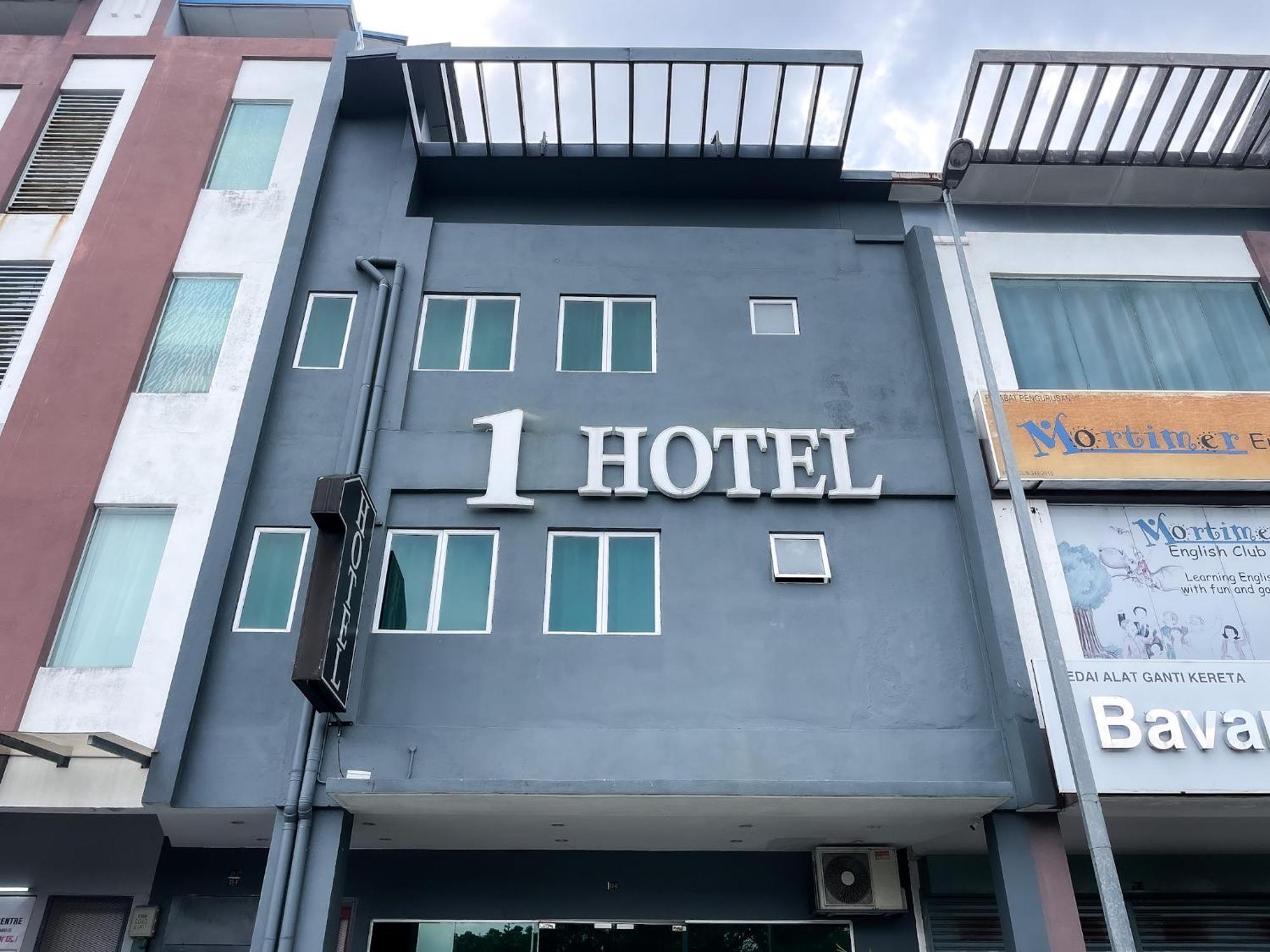 1 Hotel Mahkota Cheras Exterior photo
