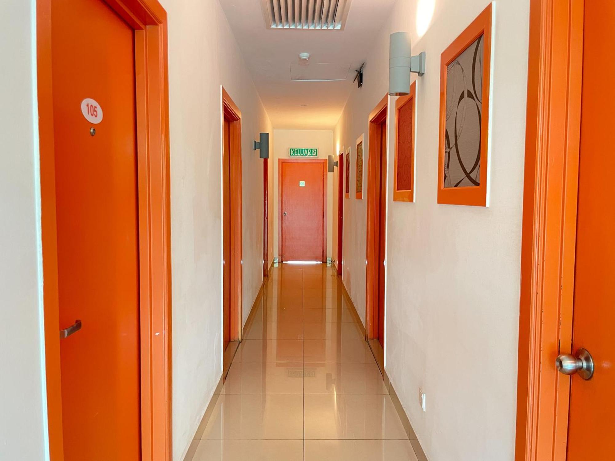 1 Hotel Mahkota Cheras Exterior photo