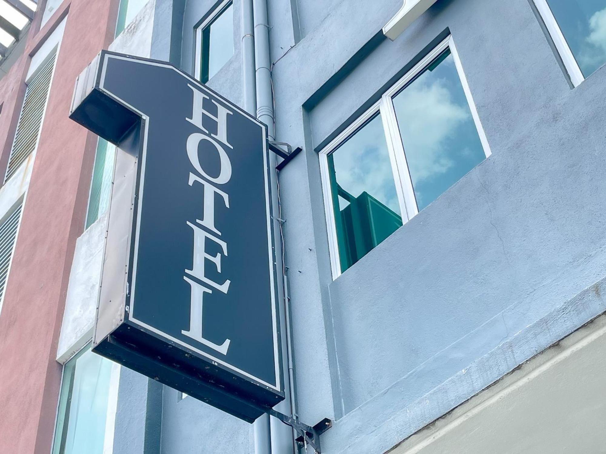 1 Hotel Mahkota Cheras Exterior photo
