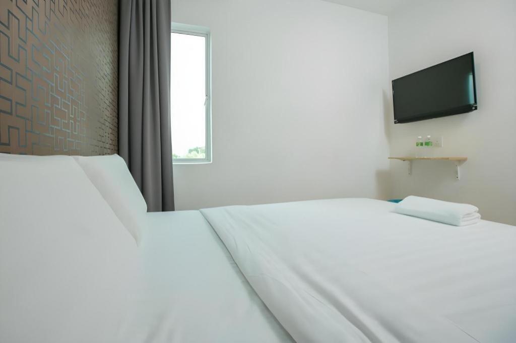 1 Hotel Mahkota Cheras Exterior photo