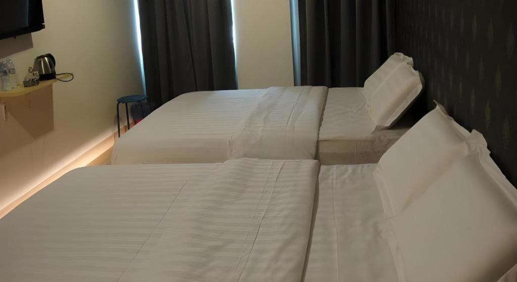 1 Hotel Mahkota Cheras Exterior photo