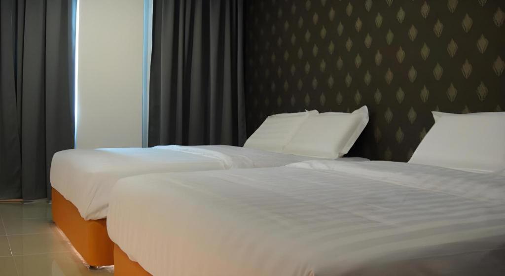 1 Hotel Mahkota Cheras Exterior photo