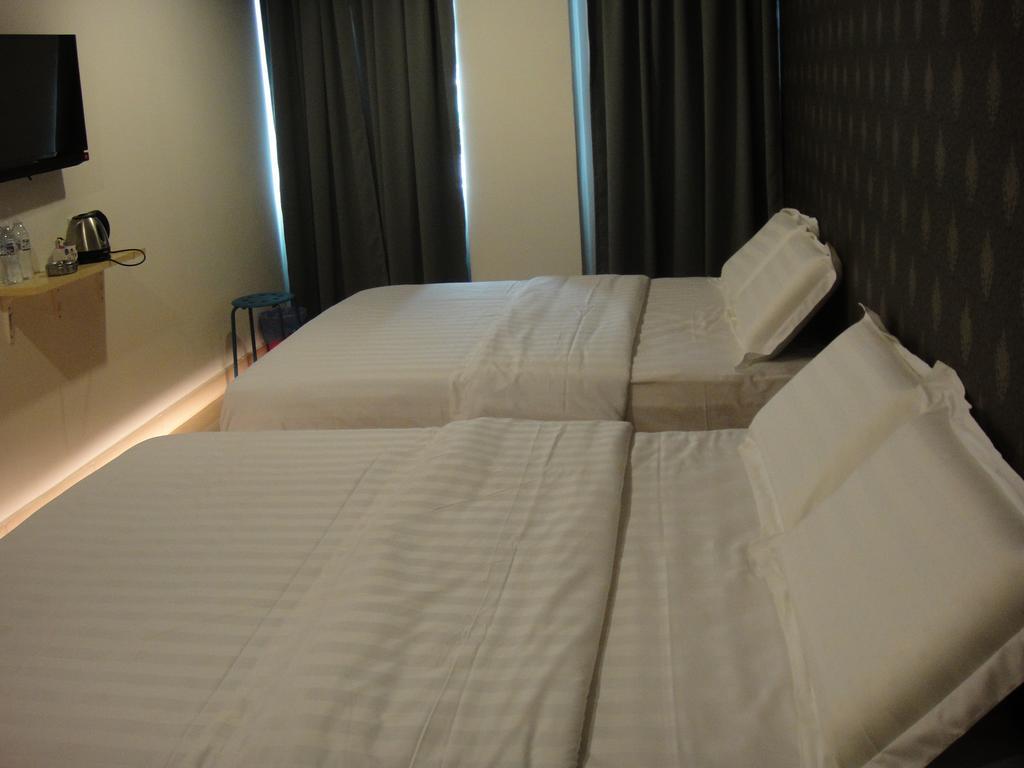1 Hotel Mahkota Cheras Exterior photo